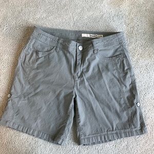 DKNY Jeans Khaki Green Shorts Size 10